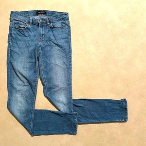 Low rise jegging.  26 (2)